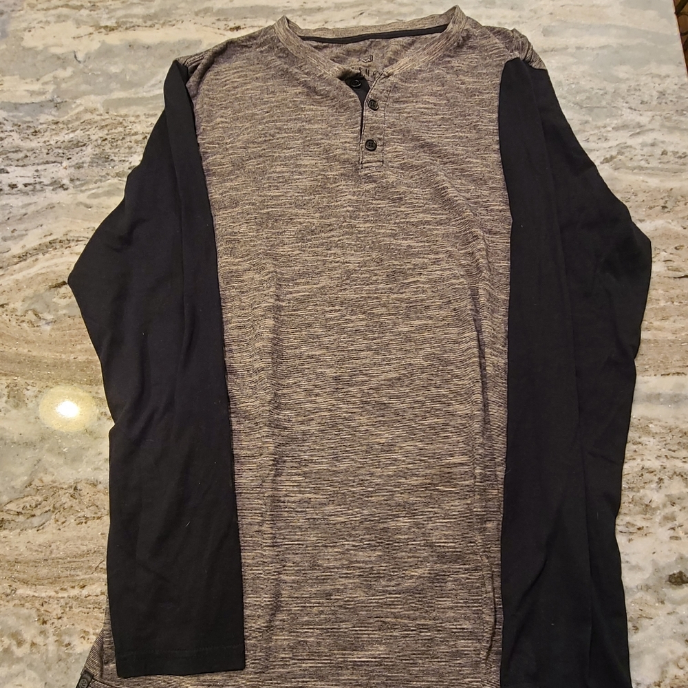 Men's long-sleeved shirt
